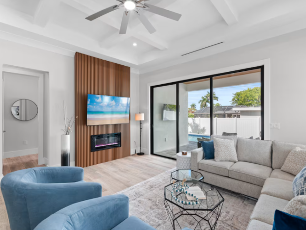 Luxurious 5-Bedroom Retreat in Naples - Your Ultimate Vacation Destination
